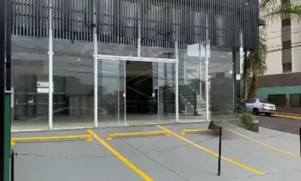 EXCELENTE IMÓVEL COMERCIAL EM LOCALIZAÇÃO PRIVILEGIADA
