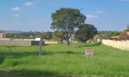 Terreno à venda no Jardim Shangri-Lá, Bauru 