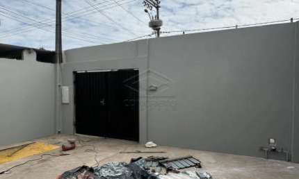 CASA COM 2 DORMITÓRIOS E EDÍCULA, PRÓXIMO AO CONFIANÇA DO MARY DOTA. BAURU/SP