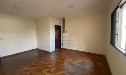 Casa com 3 quartos para alugar no Centro, Lençóis Paulista 