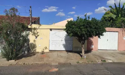 Excelente residência com 02 dormitórios - Jardim Petrópolis