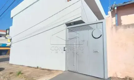 Lindo apartamento com sala ampla em excelente localização