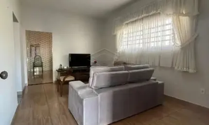 Casa de esquina à venda - a 1 quadra do Boulevard Shopping