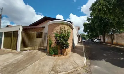 Casa com 5 quartos à venda na Vila Pacífico, Bauru 
