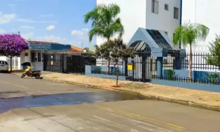 Apartamento com 2 quartos para alugar no Parque Jardim Europa, Bauru 