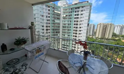 Quatro Paredes vende - Barra da tijuca - Parque das Rosas - Apto composto