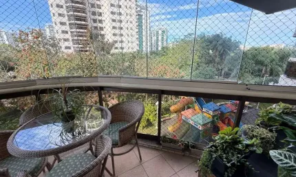 Quatro Paredes Imóveis vende – Península Green Garden | Península – Barra da Tijuca Excelente apartamento composto por 108m2