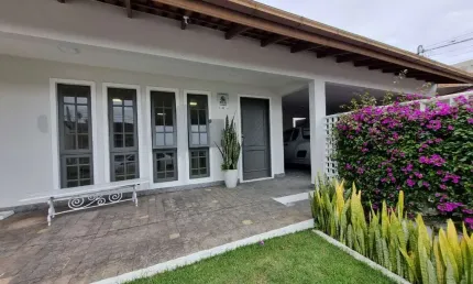 Casa com 4 quartos à venda na Cônego Thomaz Fontes, 109, Santa Mônica, Florianópolis, 194 m2 por R$ 1.950.000