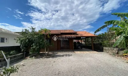 Casa com 2 quartos à venda na Rua Nelson Floriano Campos, 1, Pachecos, Palhoça, 120 m2 por R$ 375.000