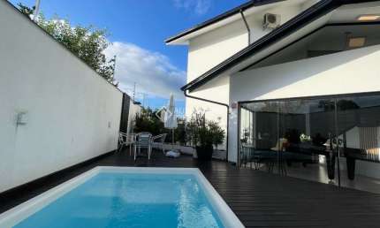 Casa com 4 quartos à venda na Rua Dário Nicodemos de Oliveira, 131, Centro, Palhoça, 200 m2 por R$ 1.800.000