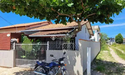 Casa com 1 quarto à venda na Amilton Rubens Schmidt, 242, Barra do Aririú, Palhoça, 61 m2 por R$ 470.000