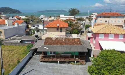Terreno à venda na 400, 1000, Balneário Ponta do Papagaio (Ens Brito), Palhoça, 216 m2 por R$ 650.000