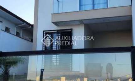 Casa com 2 quartos à venda na Rua Professora Terezinha de Jesus, 105, Bela Vista, Palhoça, 70 m2 por R$ 425.000