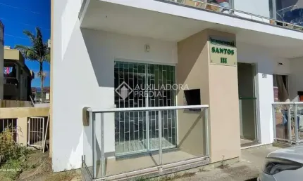 Apartamento com 2 quartos para alugar na rua amarilis, 211, são sebastião, palhoça, 54 m2 por r$ 1.700