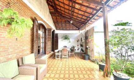 Casa com 8 quartos à venda na Avenida Rui Barbosa, 2070, Vila Rossi, São José dos Campos