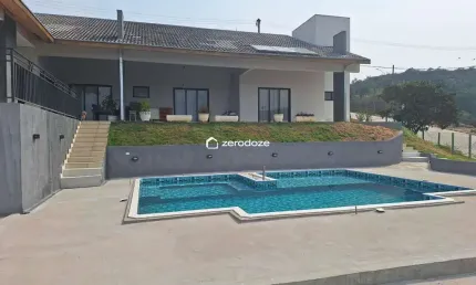 Casa em Condomínio no Parque Vale dos Lagos em Jacareí