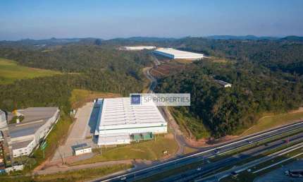 Galpão para alugar na Rod. Régis Bitencourt em Itapecerica da Serra/SP