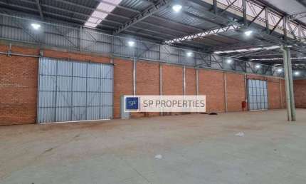 Galpão para alugar, 3000 m² por R$ 40.000/mês - Botucatu/SP