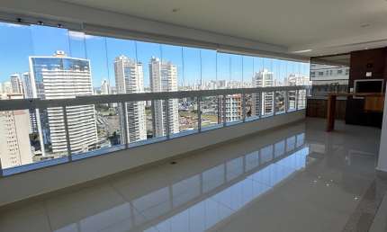 More em um Apt 4 Suites em  frente ao parque flamboyant