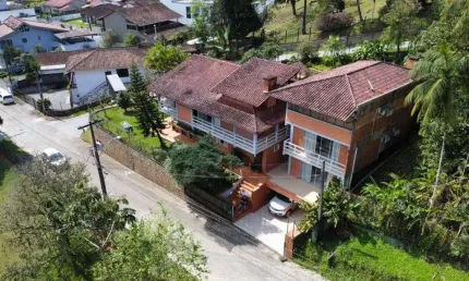 Casa com 6 quartos à venda no América, Joinville 