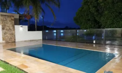 Linda casa à venda no residencial lago do jockey, com 3 suítes em uberaba, mg