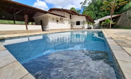 Casarão Colonial de 04 suítes no condomínio Fazenda Cantagalo