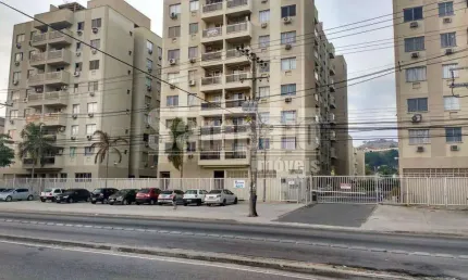 Ótimo apartamento de 2 quartos com suíte no condomínio Riviera Premium Residences