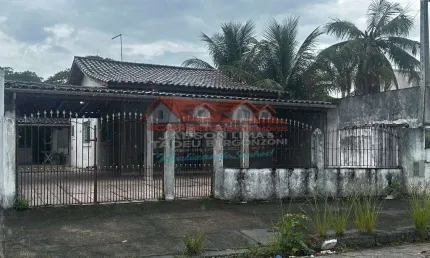 Casa com 4 quartos à venda na Praia das Palmeiras, Caraguatatuba  por R$ 480.000