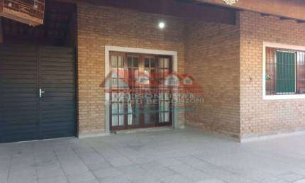 Excelente casa térre com 03 dormitórios e Edícula no Barranco Alto