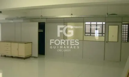 Salão com ótima localização com 260m² no Jardim Anhanguera