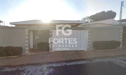 Casa Padrão para Locação de 3 quartos no Bairro Jardim Sumarezinho