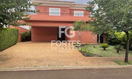 Casa Condomínio Para Locação, 04 Quartos Sendo 04 Suítes, Piscina, Churrasqueira, 883 m² de Terreno, Guaporé