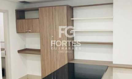 Sala Comercial Mobiliada e Planejada com 41,57m² no condomínio Centro Profissional Ribeirão Shopping, sendo 2 salas + recepção, com piso, forro, luminárias e ar condicionado