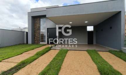 Casa Nova Térrea em Condomínio com 150m², 3 quartos suítes com armários, ares condicionados e automação nas persianas, 3 banheiros suítes com gabinetes, espelhos e box em vidro