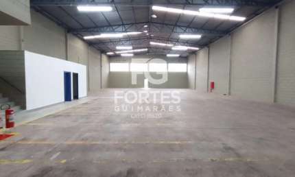 Galpão amplo com 675m² para Alugar no Bairro Lagoinha