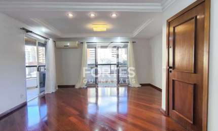 Apartamento 150m² com 4 quartos sendo 2 suítes, 3 com armários e ares condicionados, no Higienópolis ao lado do hospital São Francisco e HC, próximo do shopping Santa Úrsula;