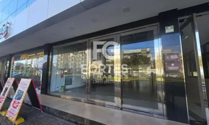 Loja Comercial, 150m² de Vão Livre, Vitrine, 06 Vagas Frontais de Garagem, Av. Wladimir Meireles