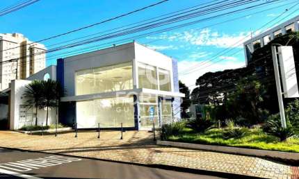 Imóvel Comercial Salão de Esquina com 210m² pé direito duplo + 50m² de mezanino, pronto para farmácia com 7 vagas estacionamento