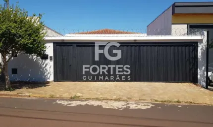 Casa térrea/4 quartos(salas), 1 suíte, 332,09 m² área construída no Alto da Boa Vista