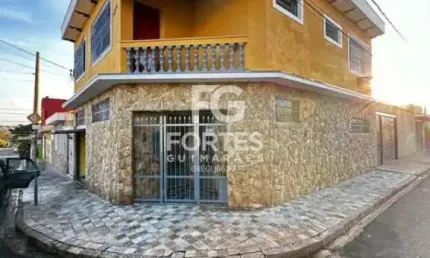 Casa com 3 Dormitórios de 240m² no Bairro  Vila Tibério!