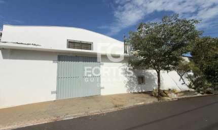 Salão/ Galpão com 943m² sendo 3 salões + escritório, entre as avenidas Mogiana, Brasil e Costa e Silva;
