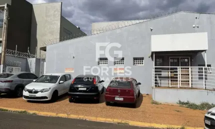 Imóvel comercial para alugar, 4 salas sendo 3 com banheiro privativos, 124,00 m² área útil, Alto da Boa Vista