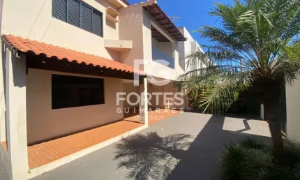 Casa Mista com 4 Quartos com 233 m² de área construída no Bairro Nova Ribeirânia!