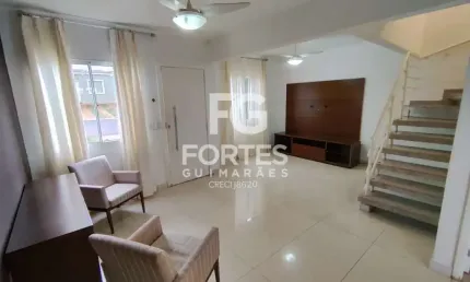 Casa sobrado em condomínio com 88m², 3 quartos sendo 1 suíte, armários, ventiladores de teto, 1 com ar condicionado, banheiro suíte e social com gabinetes, espelhos, box em vidro, sala para 3 ambiente