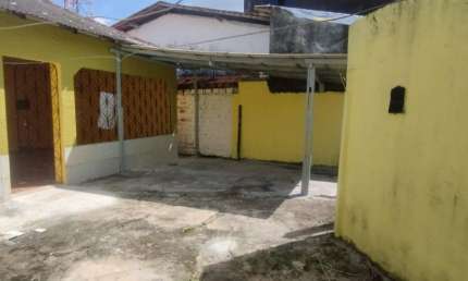 Alugo casa na Cidade nova, com pátio e quintal 1 quarto
