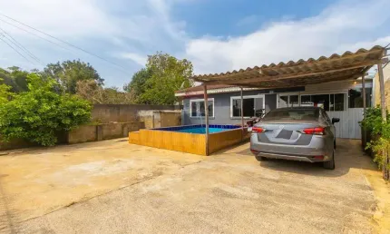 Casa a venda 3 quartos, área gourmet com churrasqueira, com piscina, em São Dimas, Colombo - PR.