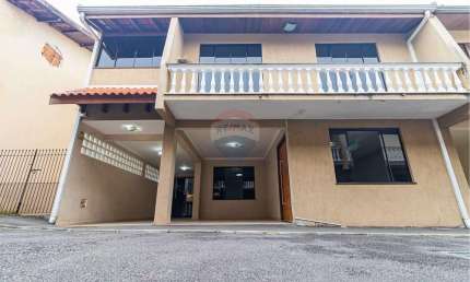 Locação - Sobrado – Condomínio Fechado – 3 quartos – 3 vagas – 200m² - Des. Antônio de Paula - Boqueirão