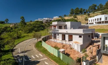 Casa a venda com 3 quartos, sendo 3 suítes,  638 m² de terreno e 250 m² de área construída no condominio GSP Arts Itatiba