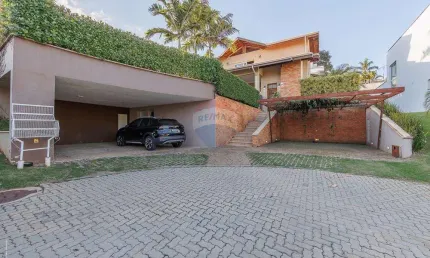 Vende-se casa com 5 suítes, escritório, salão de jogos e piscina aquecida no Condomínio Jardim Europa - Vinhedo