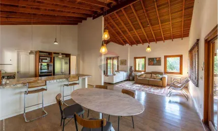 Casa a venda com 3 quartos, sendo 1 suites e 2 demi-suites, no Condominio Terras de Santa Teresa